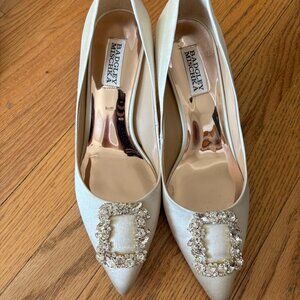 Badgley Mischka Carrie Crystal Embellished Pump size 8
